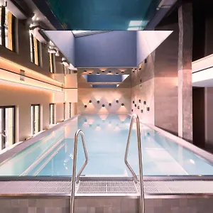 Adina 4* Ντίσελντορφ